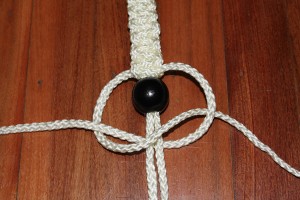 square-knot-with-bead